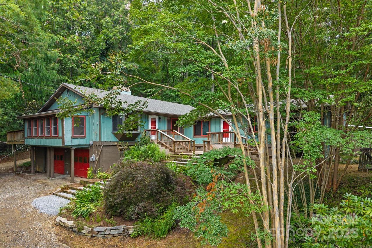 15 Mayfield Rd., Asheville, NC 28804