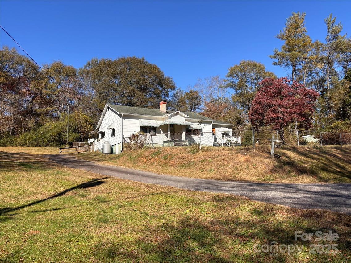 206 Railroad St., Mooresboro, NC 28114