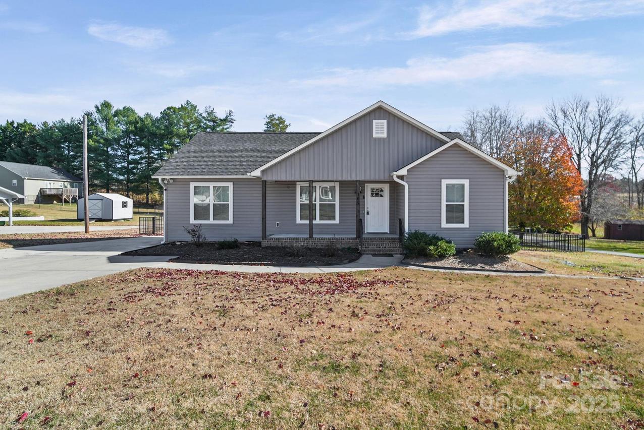 105 Hillside Dr., Thomasville, NC 27360