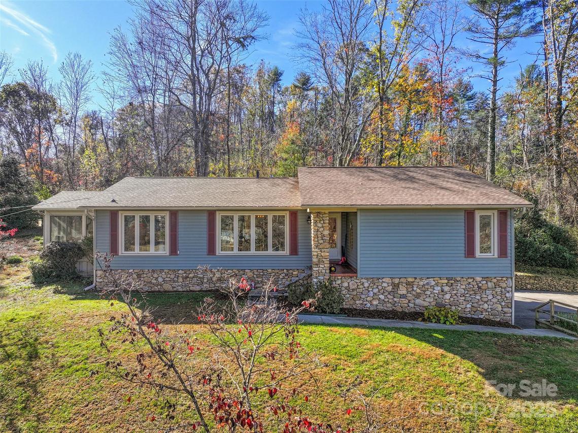 18 Terrace Ln., Weaverville, NC 28787