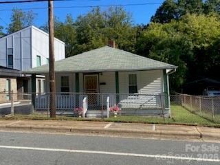 1906 Oaklawn Ave., Charlotte, NC 28216