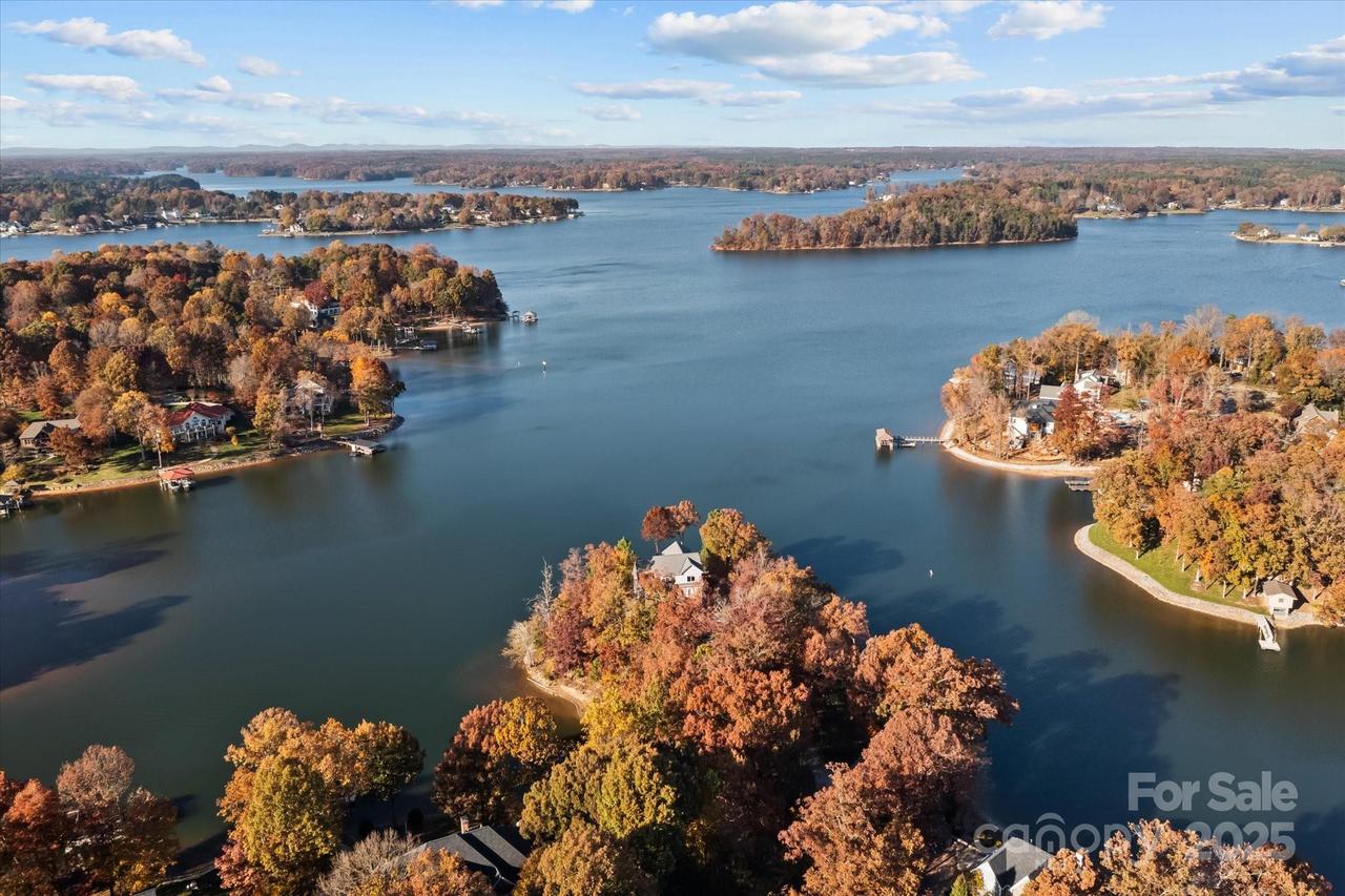 139 Long Cove Ln., Mooresville, NC 28117