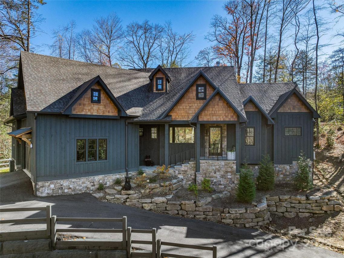 374 Turkey Roost Rd., Sapphire, NC 28768