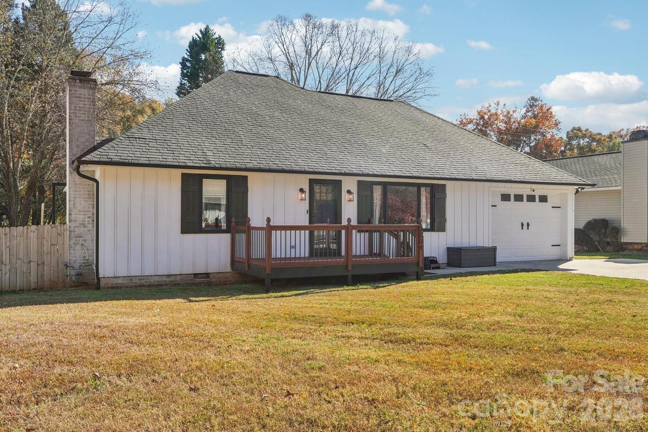 2004 Sunrise Cir., Lexington, NC 27295