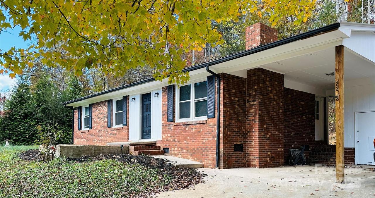 2238 Flatwood Rd., Lenoir, NC 28645