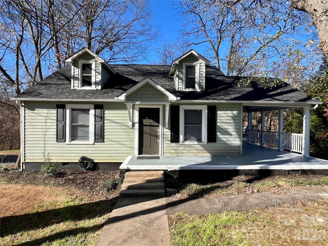 328 11th St., Hickory, NC 28602