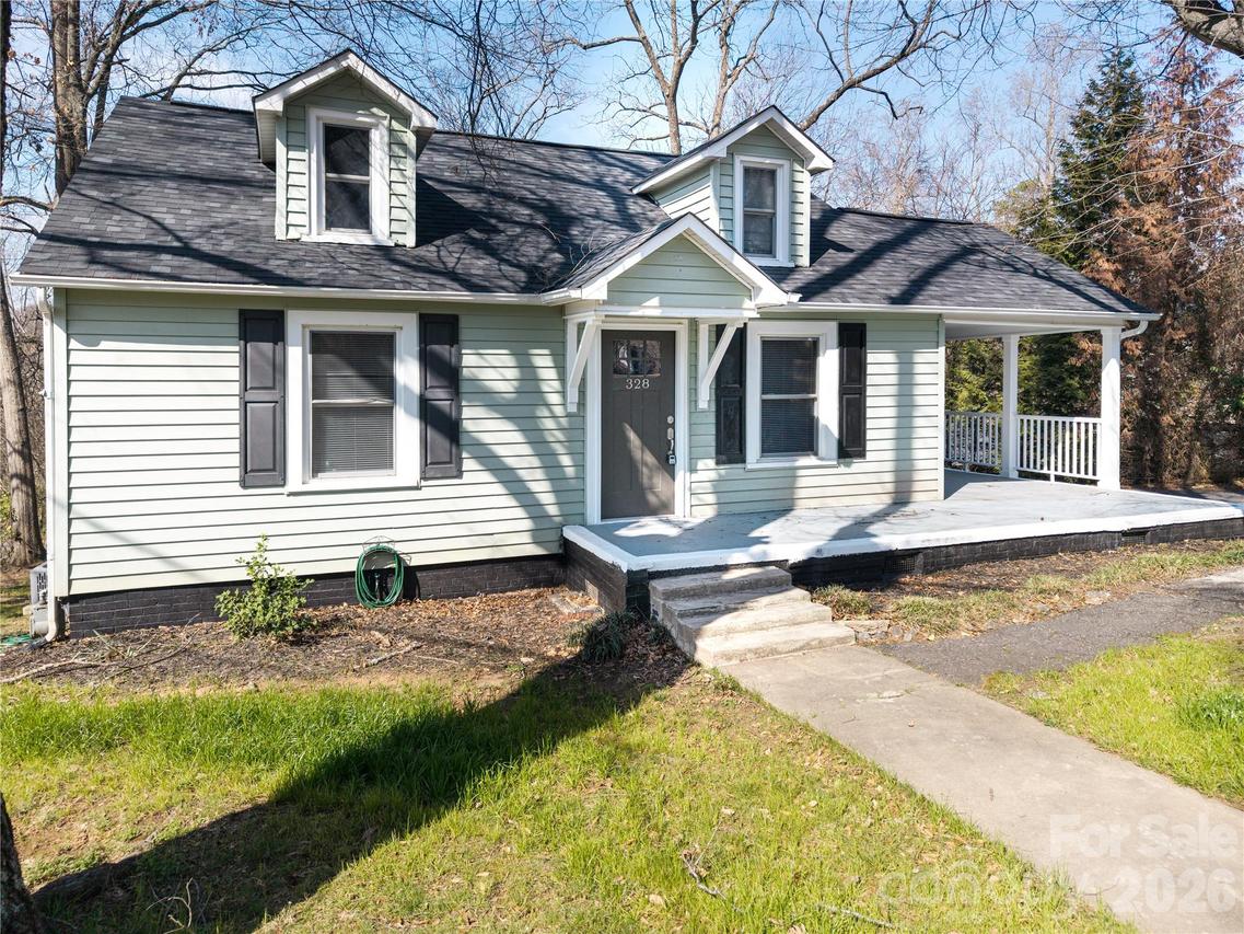 328 11th St., Hickory, NC 28602