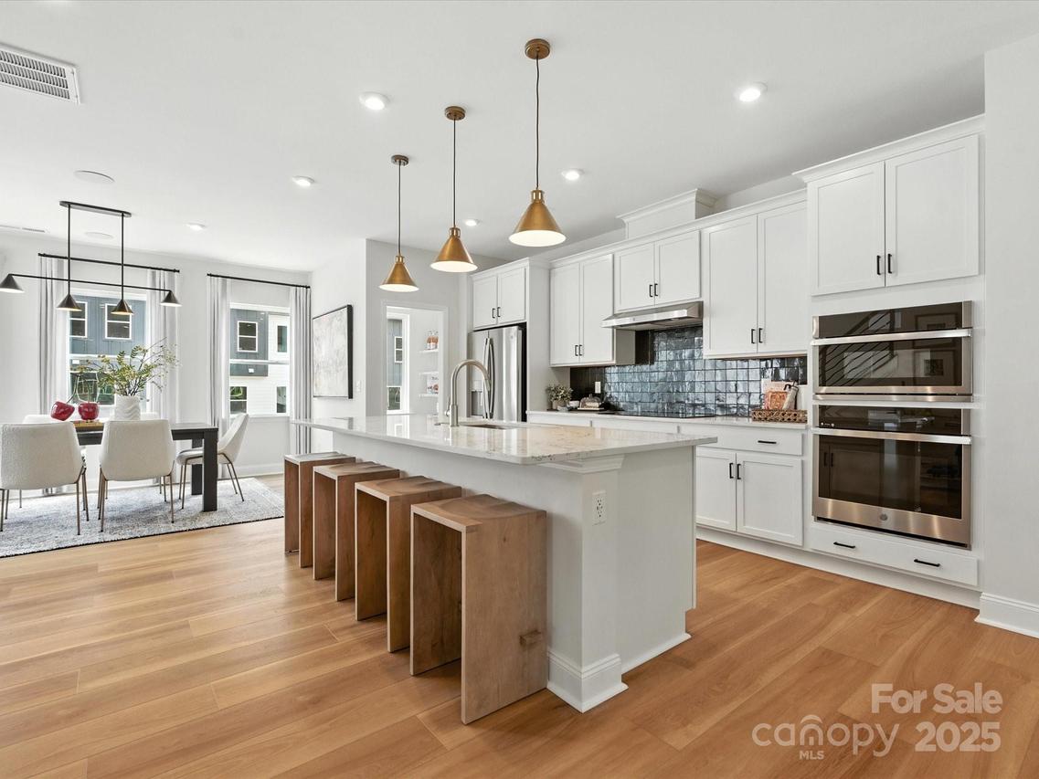 824 Flintside Ln., Charlotte, NC 28217