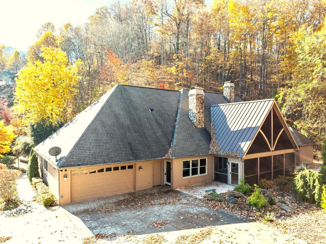 206 View Ridge Pkwy., Leicester, NC 28748