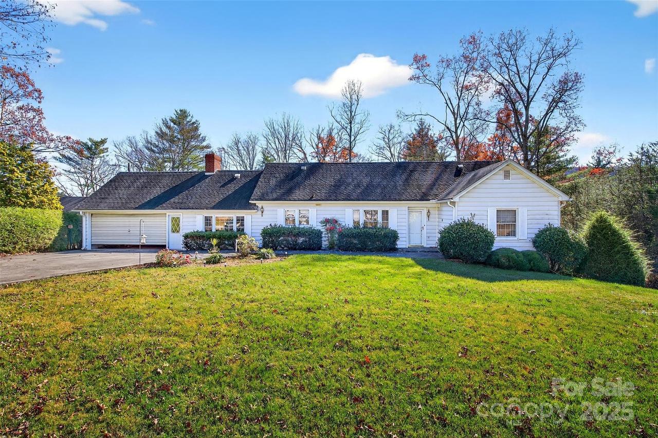 43 Hemlock Ave., Spruce Pine, NC 28777