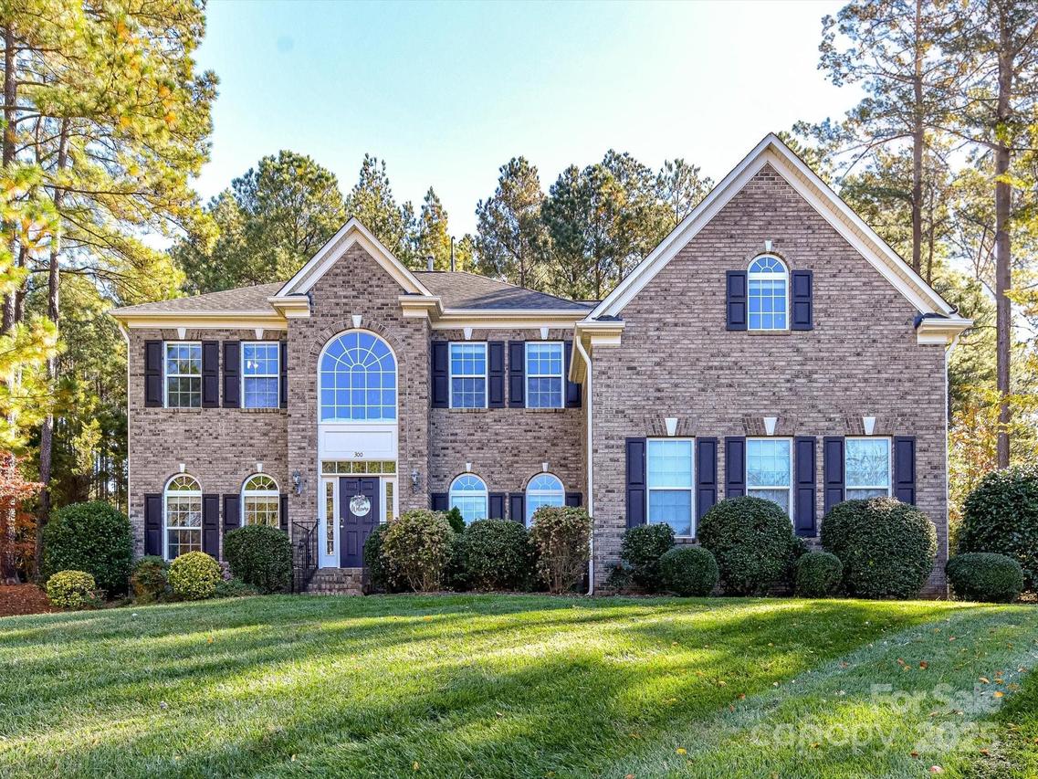 300 Brookridge Dr., Mount Holly, NC 28120