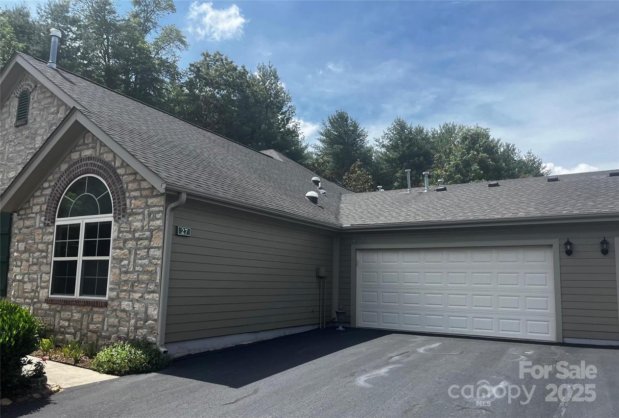27 Outlook Cir., Swannanoa, NC 28778