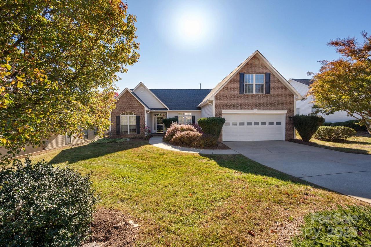 207 Farm Creek Dr., Asheville, NC 28806