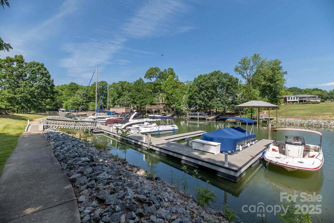 18742 Silver Quay Dr., Cornelius, NC 28031
