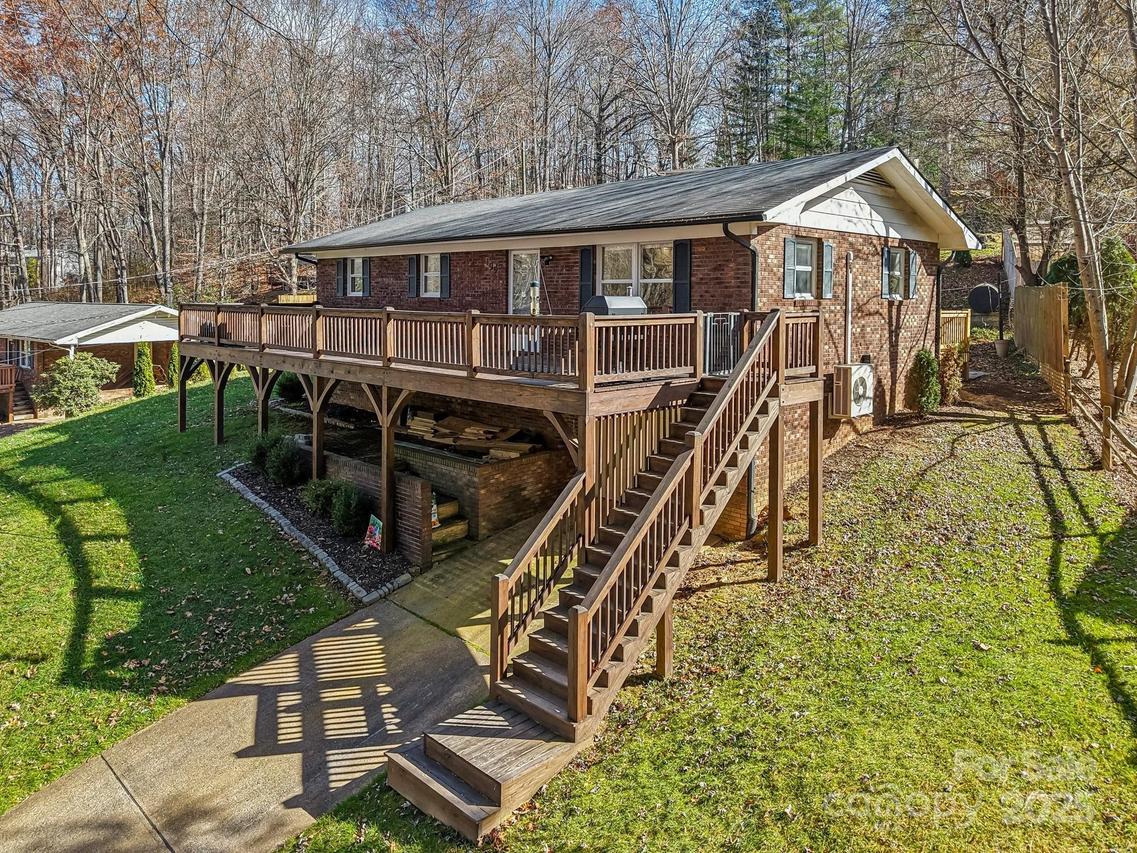 199 Davis Cove Rd., Waynesville, NC 28786