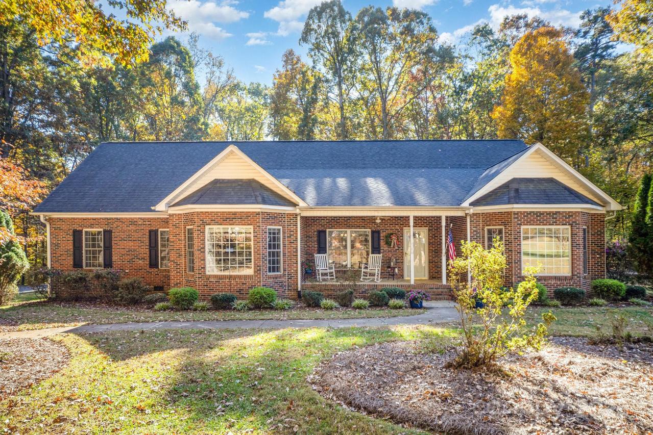 216 Minnie Queen Ln., Belmont, NC 28012