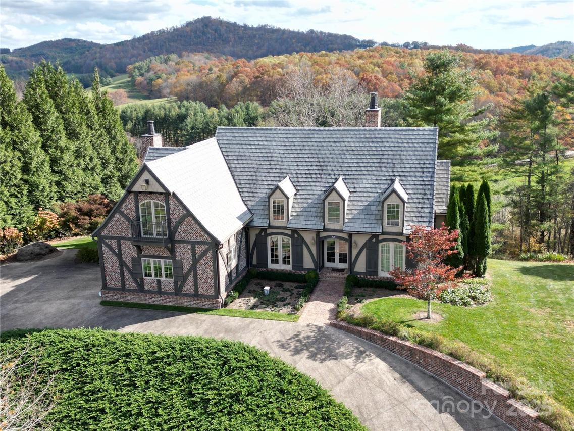 520 E Landing Ridge Cir., Jefferson, NC 28640