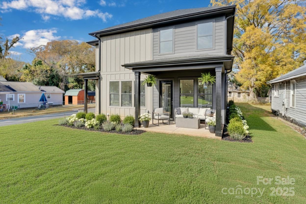 1024 Pryor St., Charlotte, NC 28208