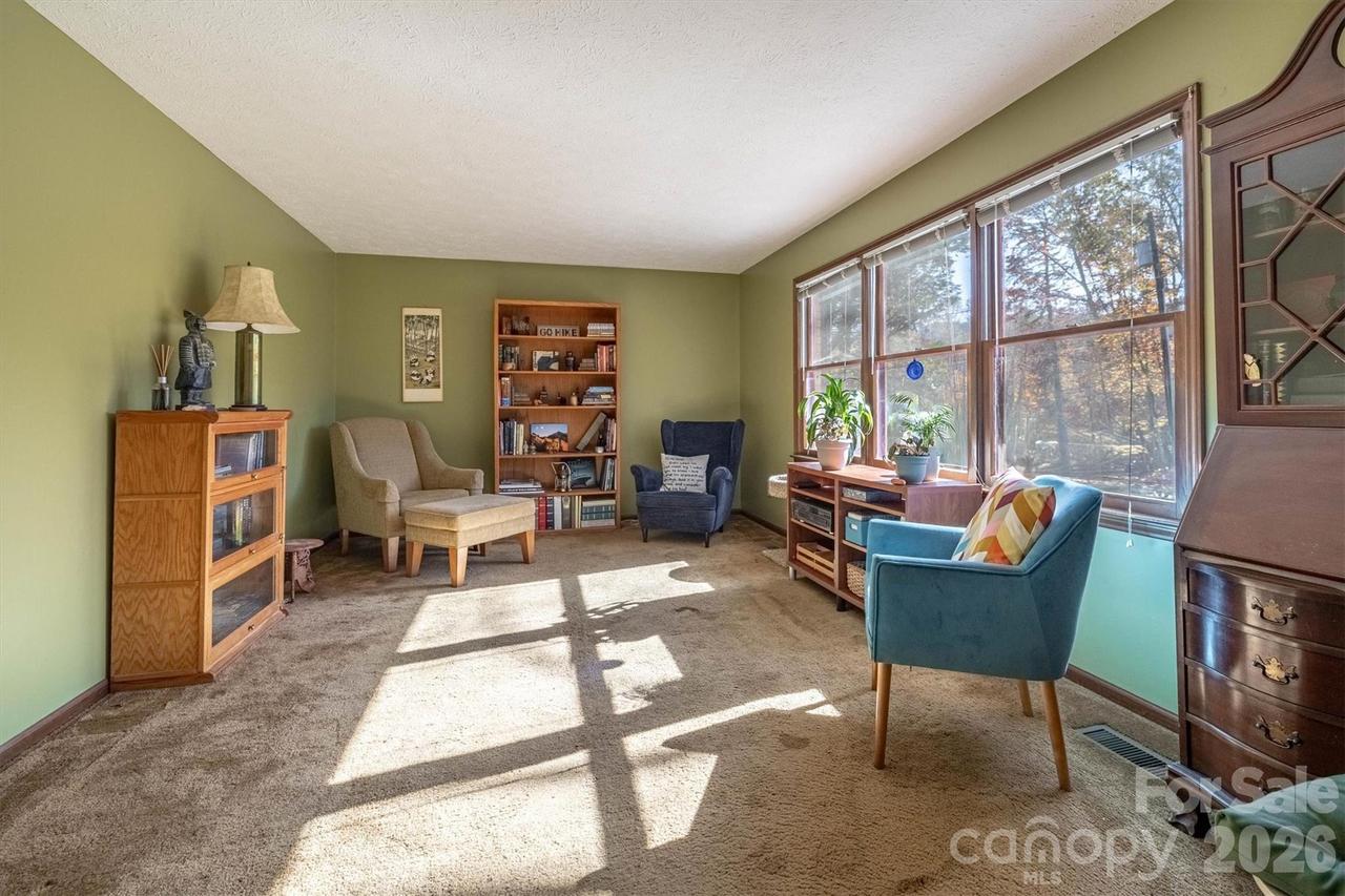 2949 Woodwind Dr., Valdese, NC 28690