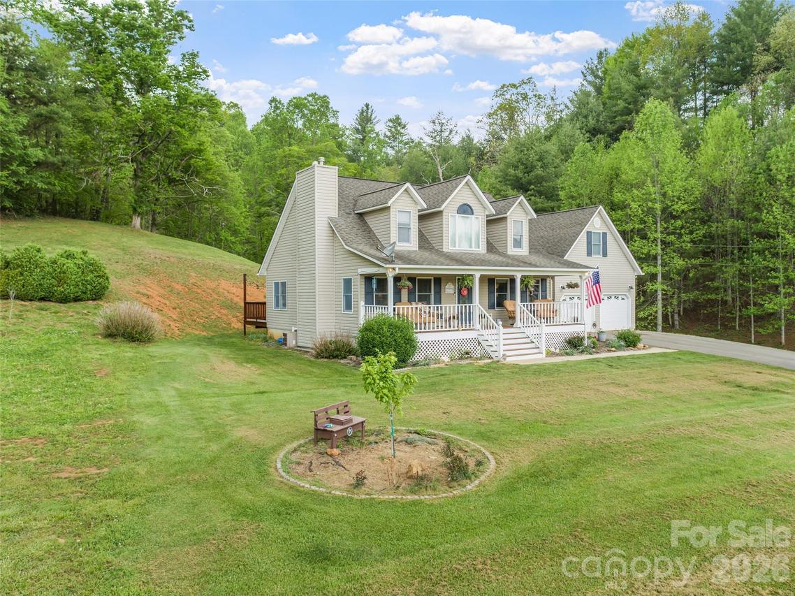 2581 Double Island Rd., Burnsville, NC 28740