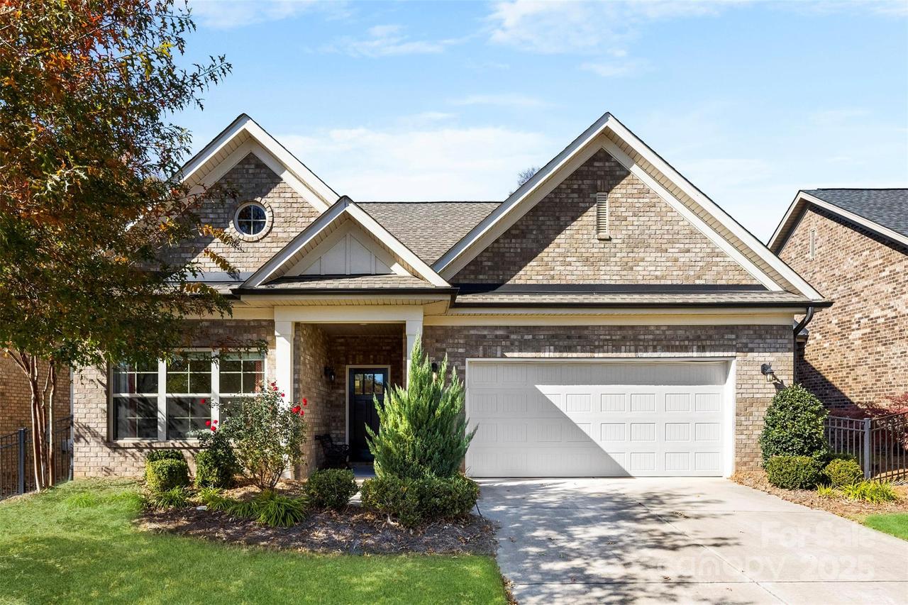 5272 Courtyard Ln., Belmont, NC 28012