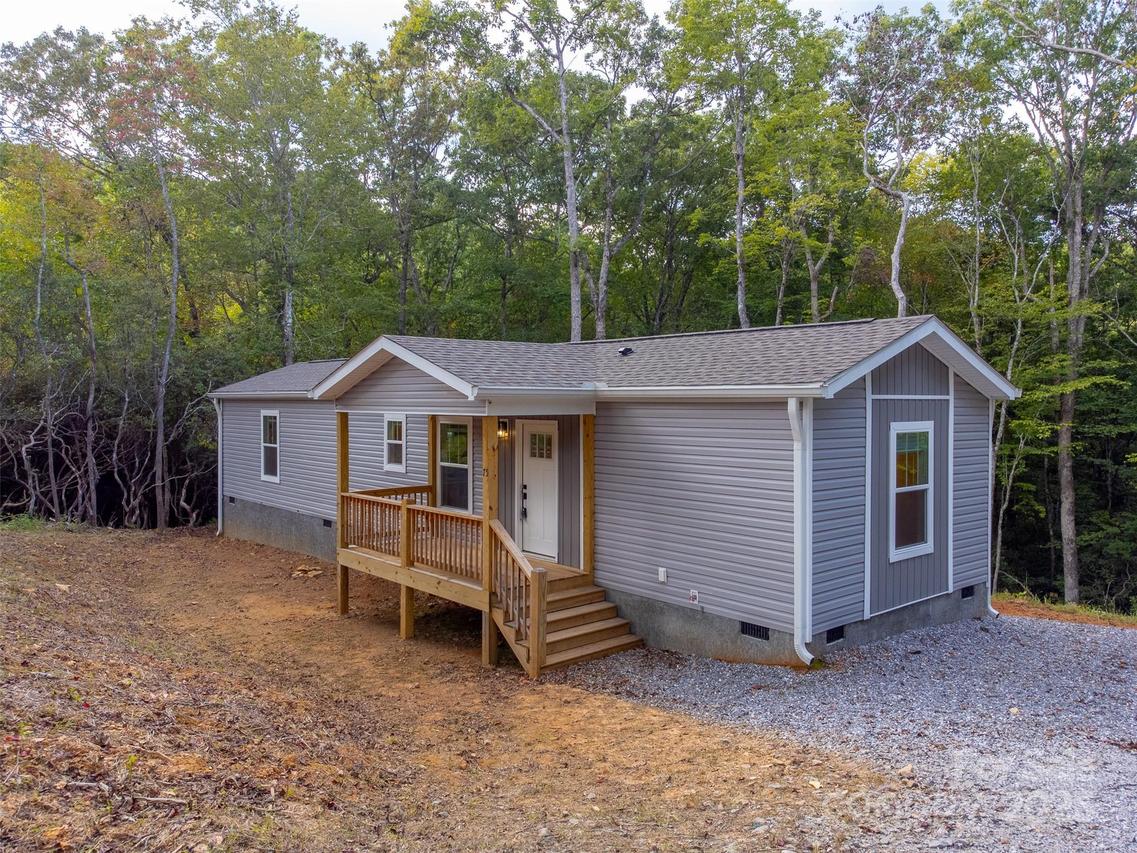 75 Windswept Ln., Hayesville, NC 28904