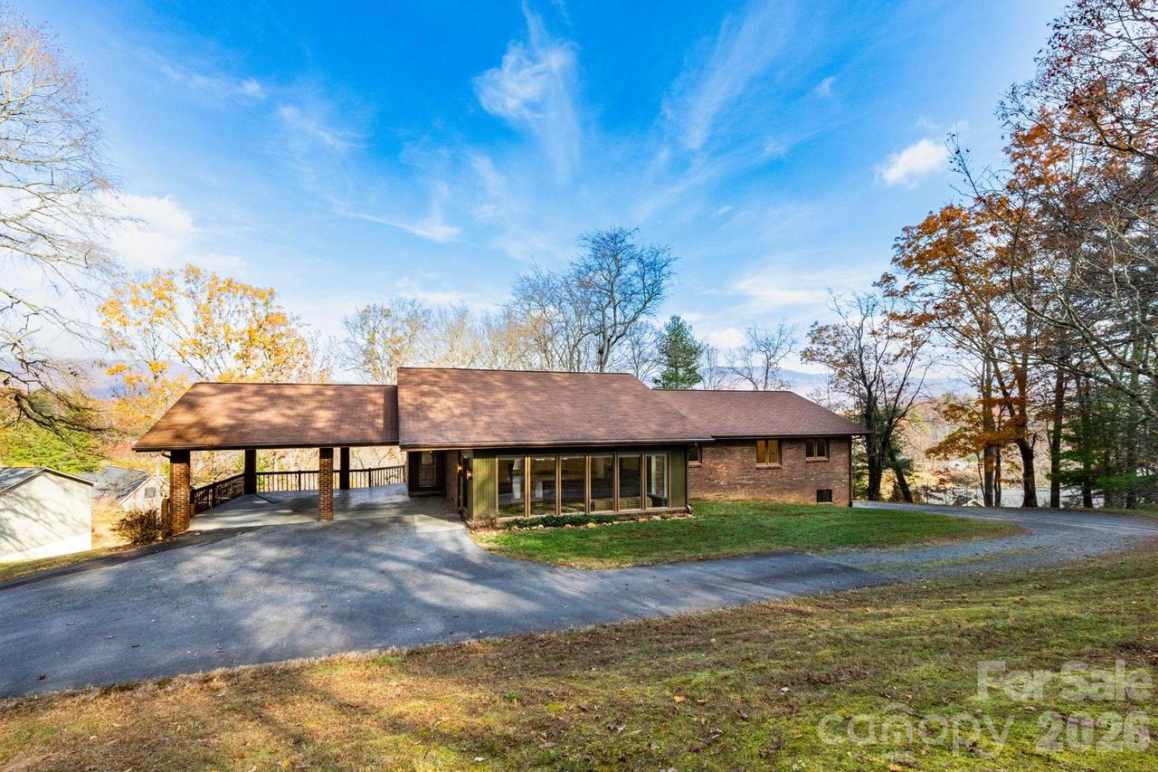 84 Joe Jenkins Rd., Fairview, NC 28730