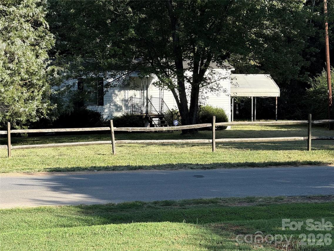 3904 Parkay Pl., Charlotte, NC 28214