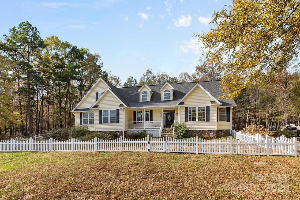 2159 Quiet Cove Ln., Stanfield, NC 28163