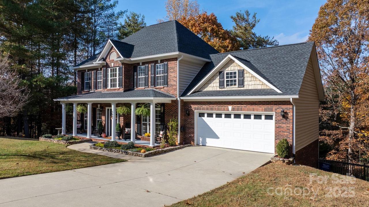 5665 Crown Ter., Hickory, NC 28601
