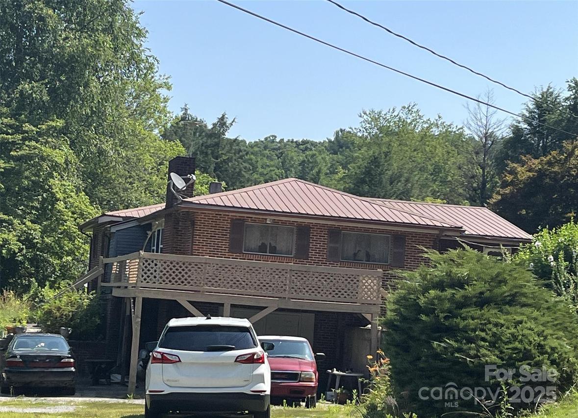 115 Creasman Hill Rd., Mills River, NC 28759