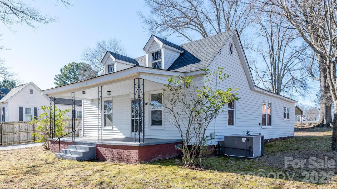 569 Hunter Ave., Kannapolis, NC 28083