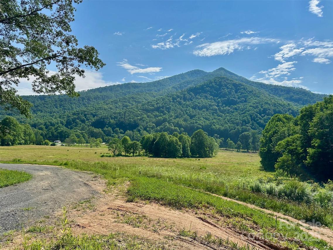 02 Highland River Pkwy., Spruce Pine, NC 28777
