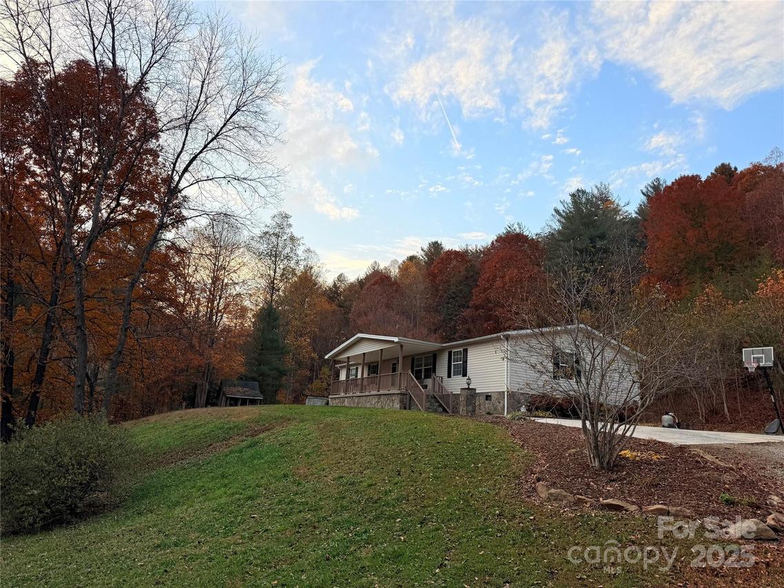 3066 Hartley Kincaid Pl., Lenoir, NC 28645
