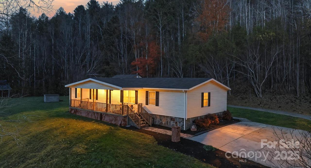 3066 Hartley Kincaid Pl., Lenoir, NC 28645