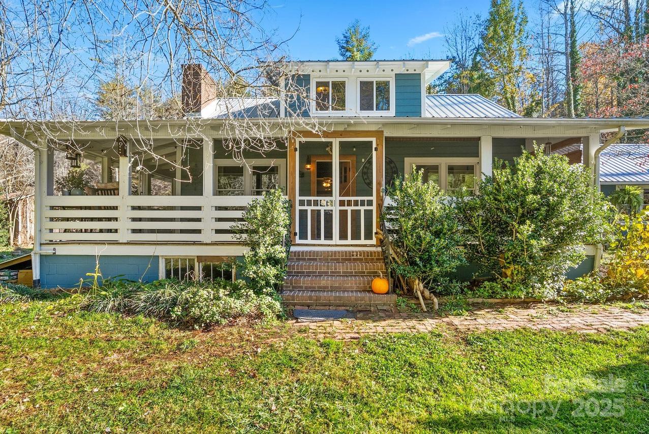 13 Holly Hill Farm Rd., Mars Hill, NC 28754