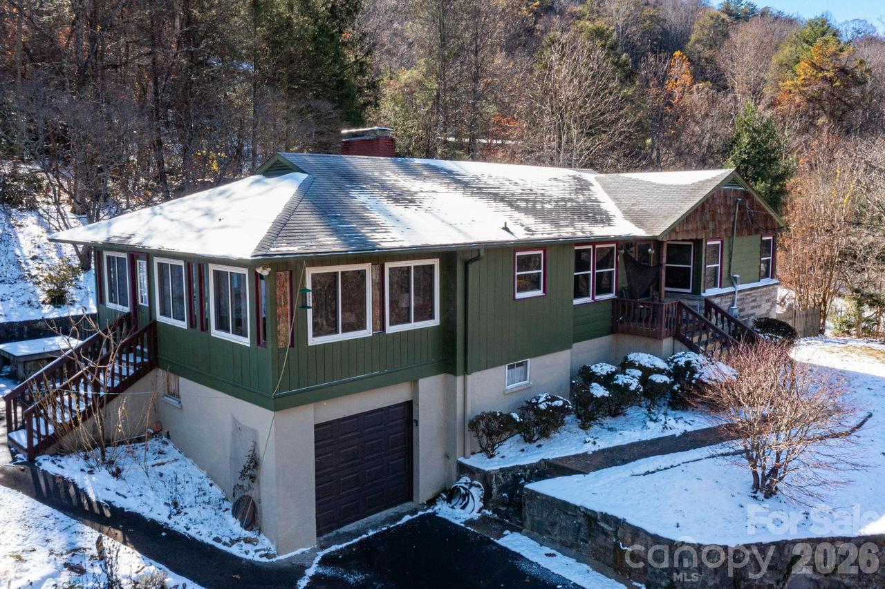 1115 Bee Tree Rd., Swannanoa, NC 28778