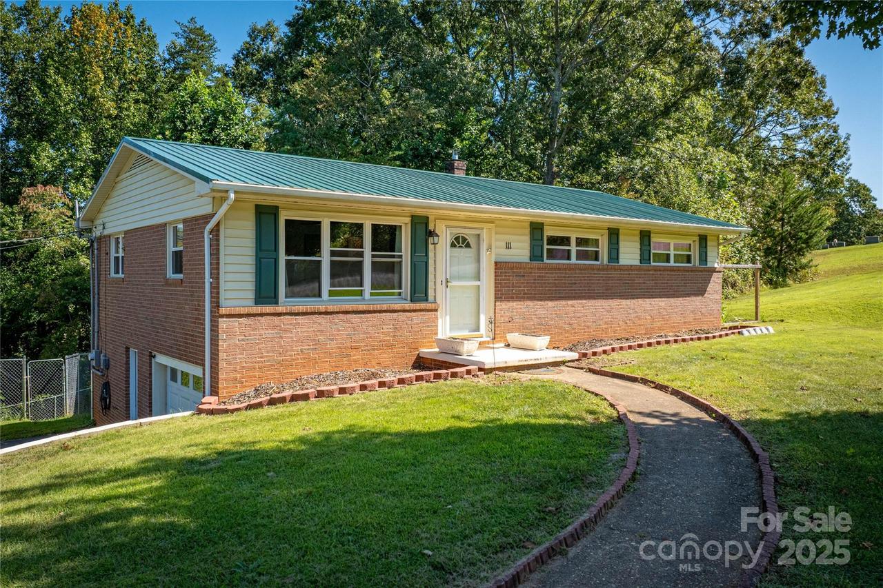 111 Baxter St., Morganton, NC 28655