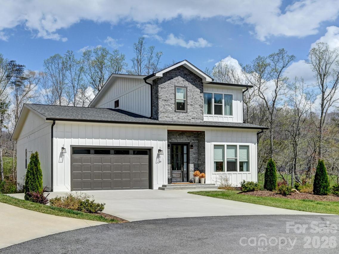 18 Sagewood Dr., Candler, NC 28715