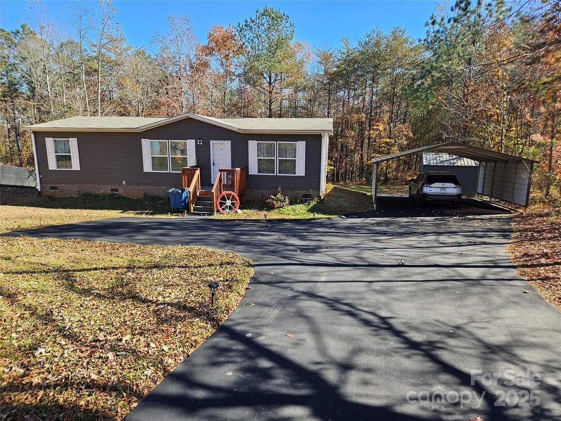 144 River Breeze Dr., Morganton, NC 28655