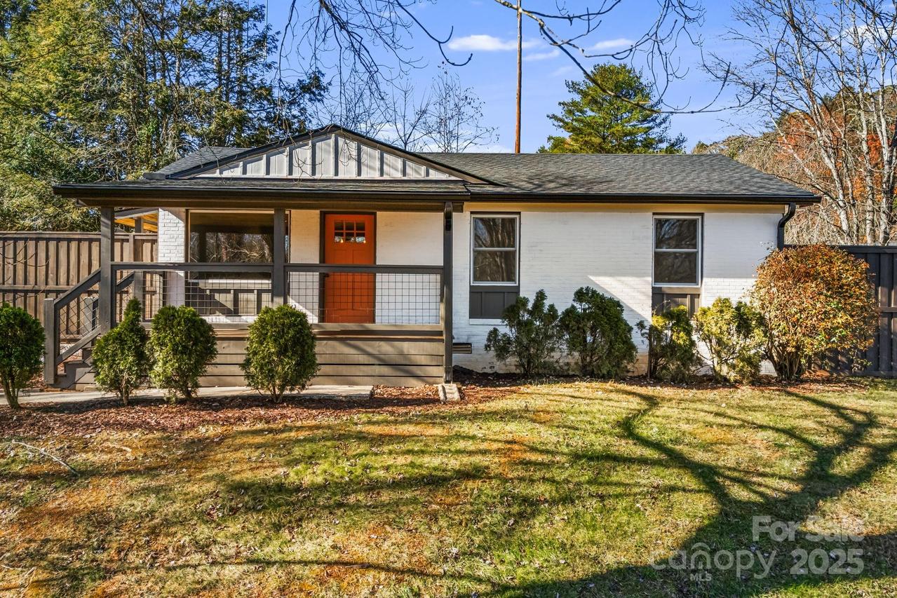 95 Loeb Dr., Brevard, NC 28712