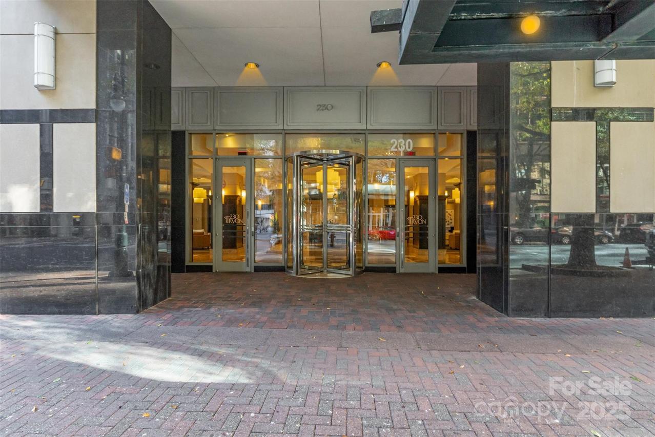 230 S Tryon St. #1105, Charlotte, NC 28202