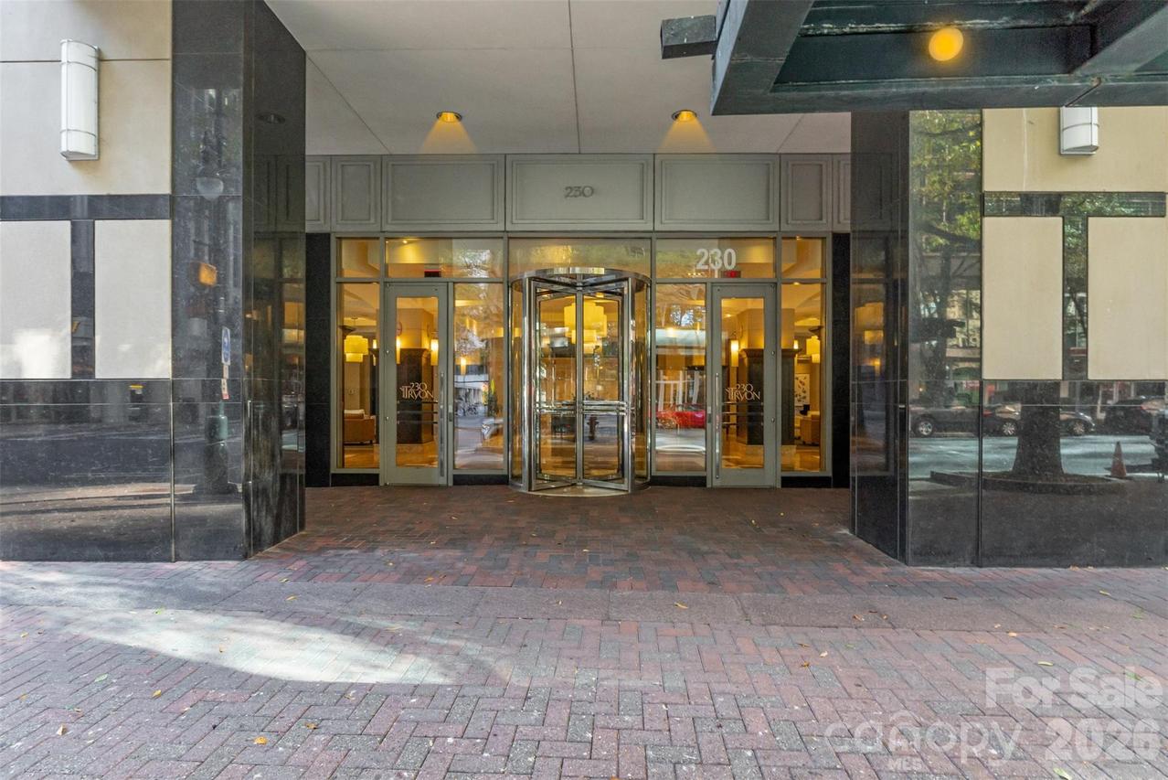 230 S Tryon St. #1105, Charlotte, NC 28202