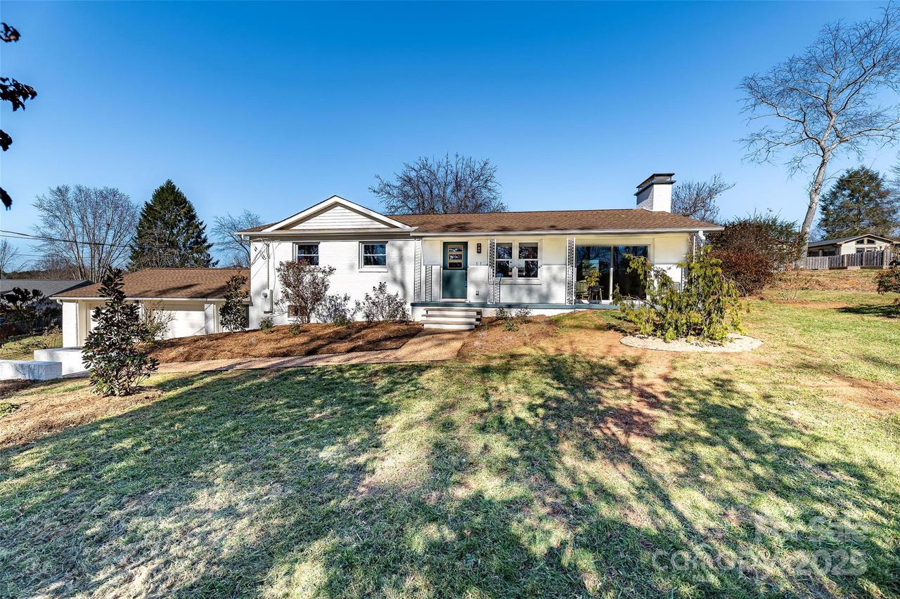 11 Clinton St., Weaverville, NC 28787