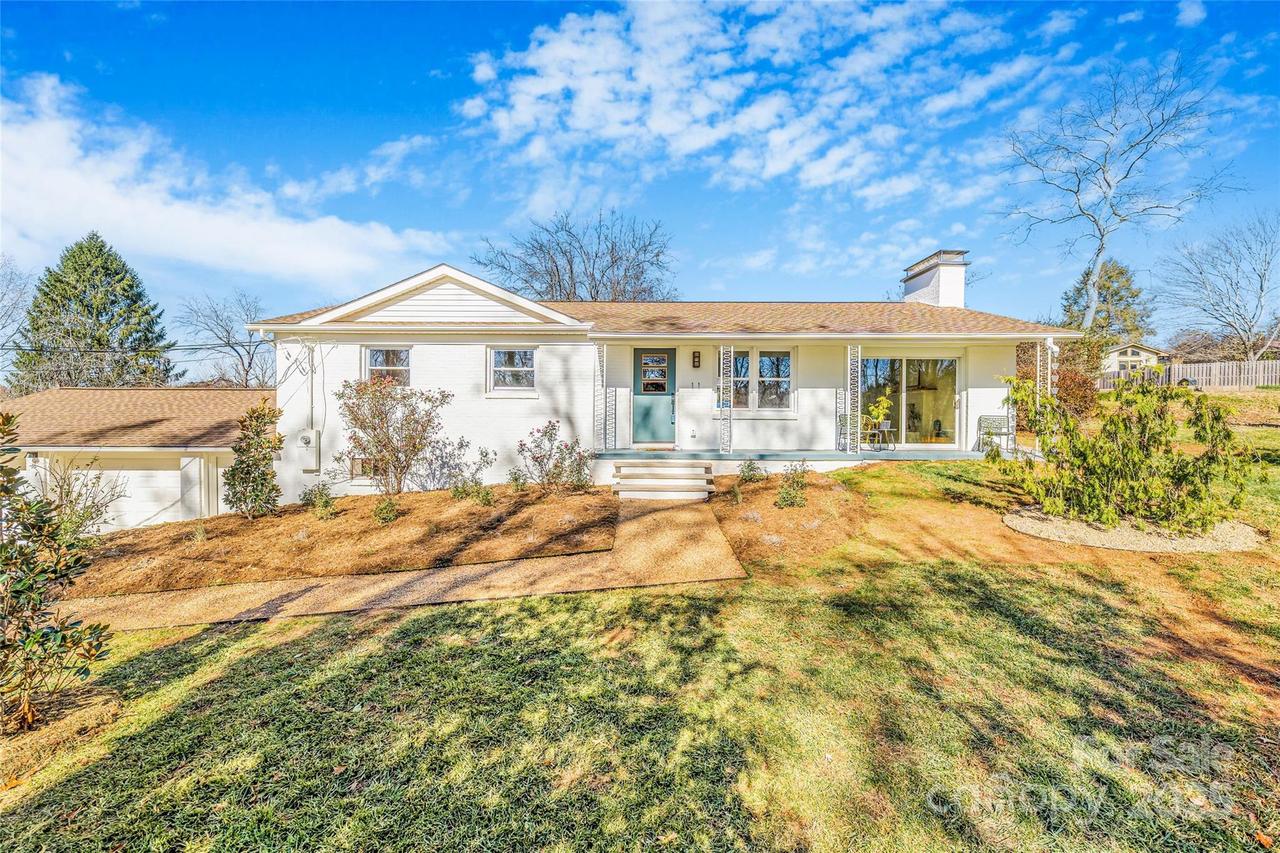 11 Clinton St., Weaverville, NC 28787