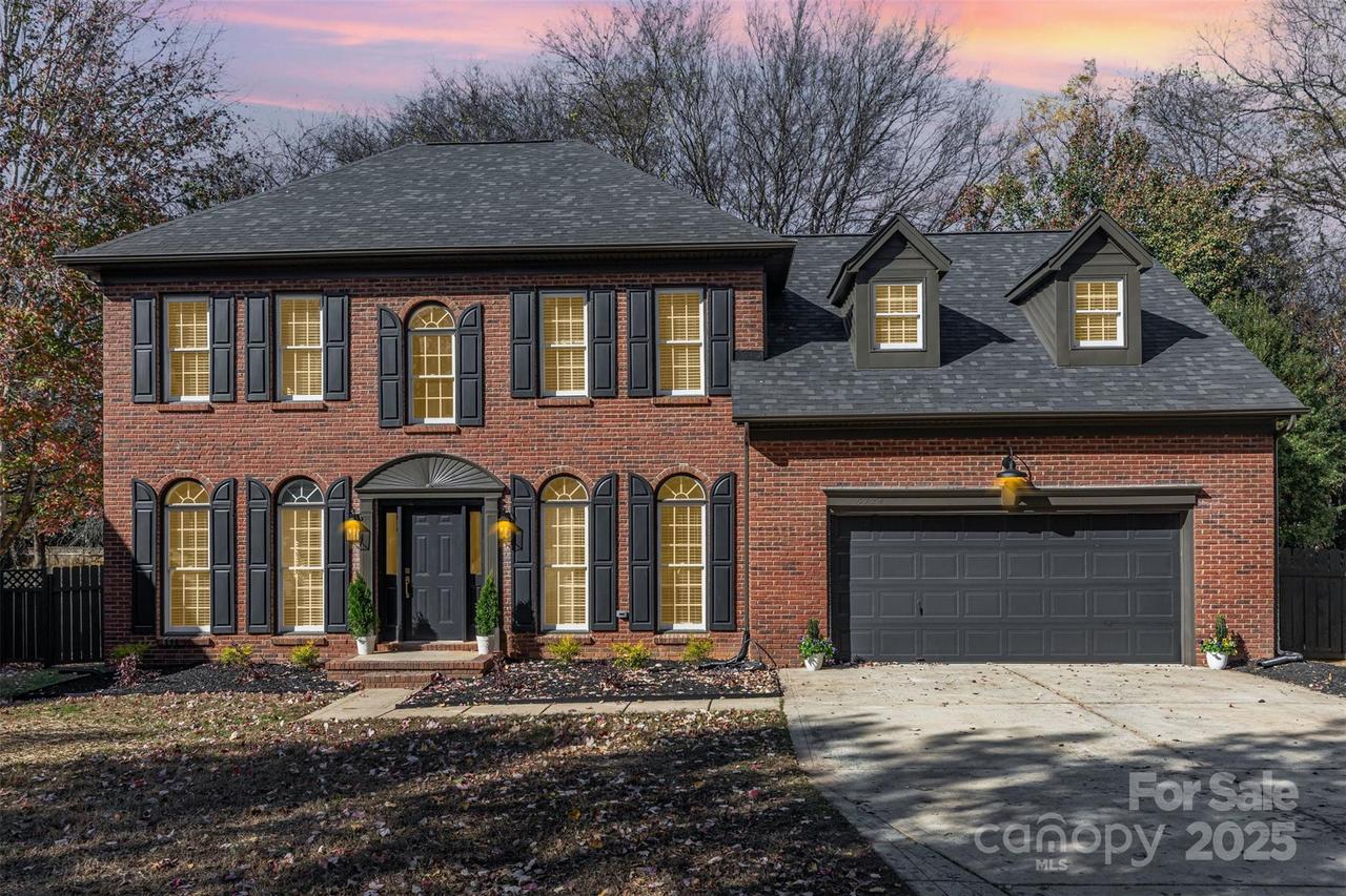 8724 Tamarron Dr., Charlotte, NC 28277