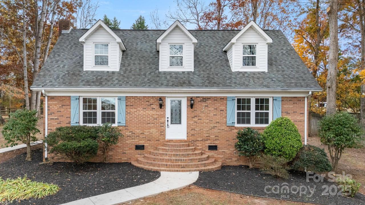 203 Helmswood Dr., Stanley, NC 28164