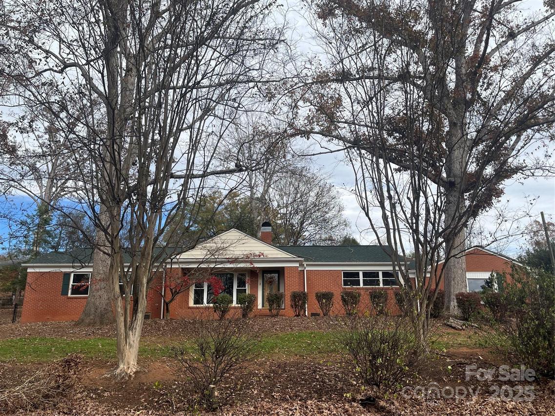 302 Walton Rd., Morganton, NC 28655