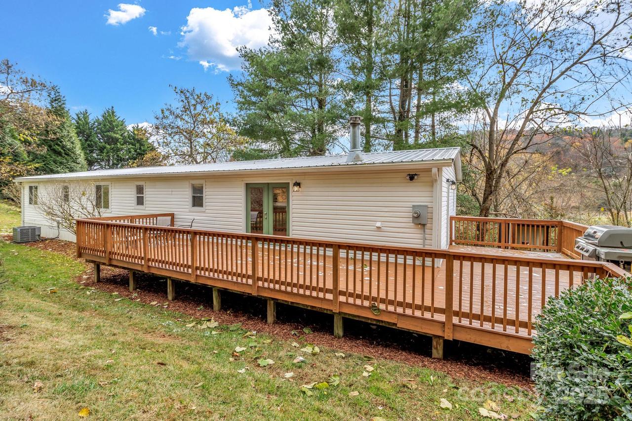 118 Heather Dr., Asheville, NC 28806