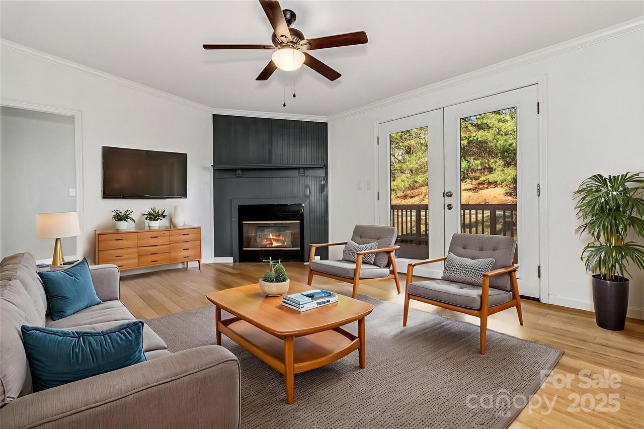 118 Heather Dr., Asheville, NC 28806